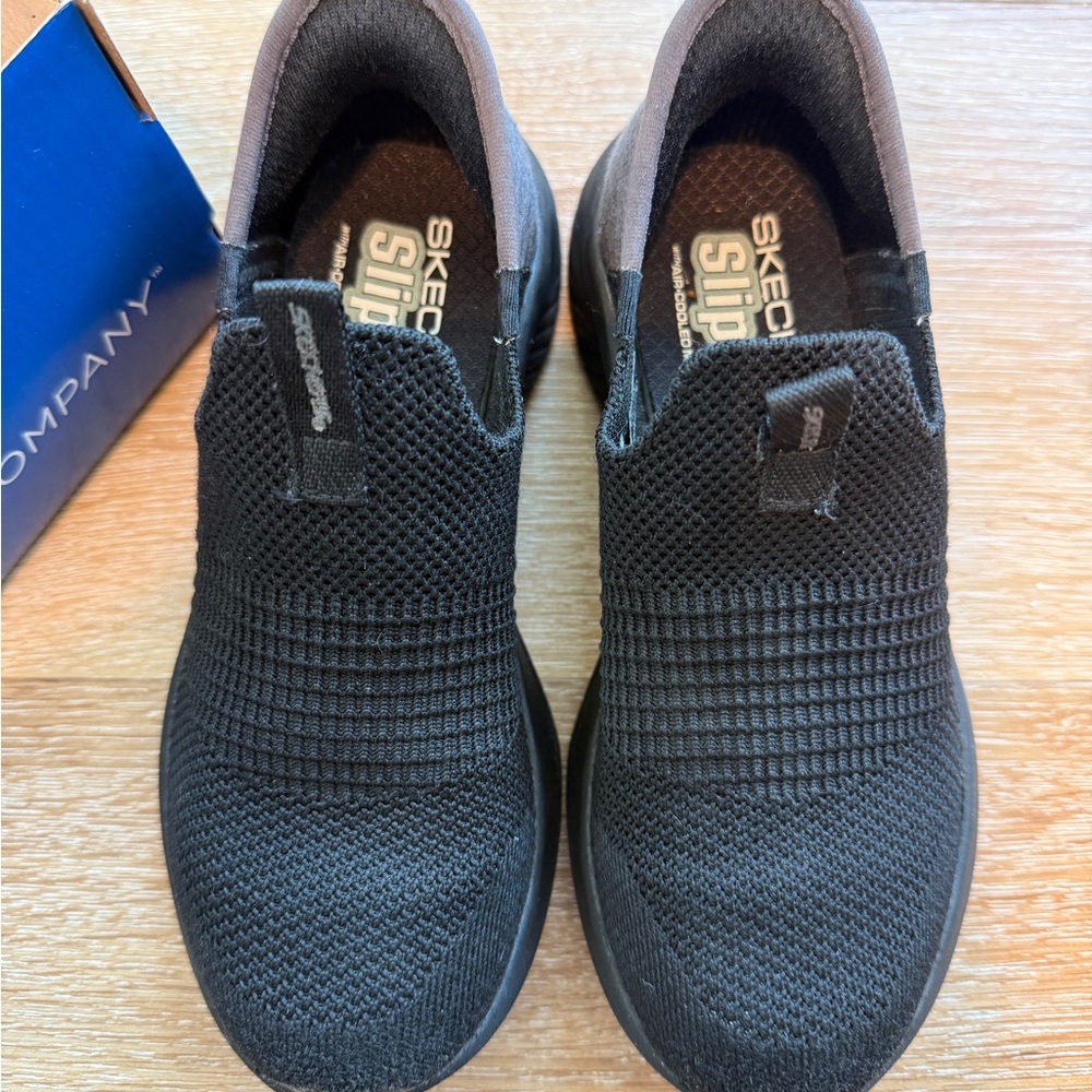 Skechers Kids Black Slip-On Sneakers Size 12 Child Uniform Running Shoes Size 12